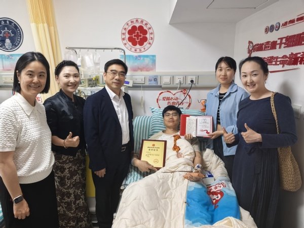 嘉创配资 两周内连续2次！上海95后、00后接连上演两场温暖的生命接力